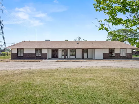 6241 N Locan Ave, Clovis, CA 93619 photo 4