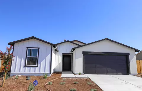 2268 Piedmont Ave #145, Tulare, CA 93274