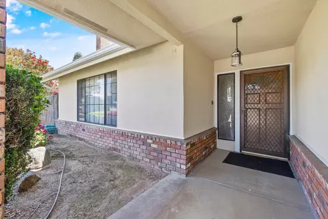 808 Woods Pl, Exeter, CA 93221 photo 4