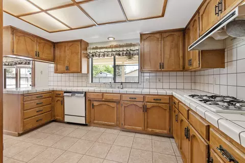 808 Woods Pl, Exeter, CA 93221 photo 17