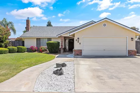 808 Woods Pl, Exeter, CA 93221