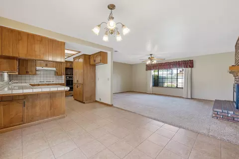 808 Woods Pl, Exeter, CA 93221 photo 13