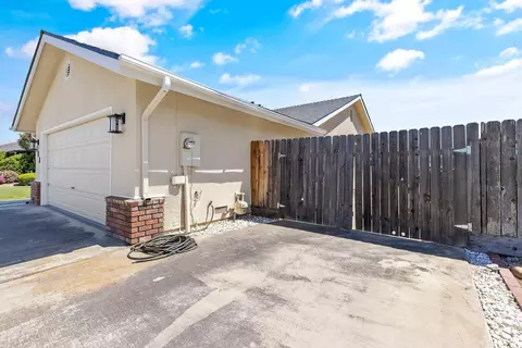808 Woods Pl, Exeter, CA 93221 photo 3