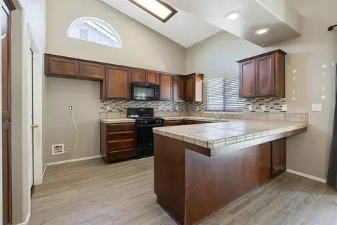 7495 Bailey Ave, Visalia, CA 93291 photo 18