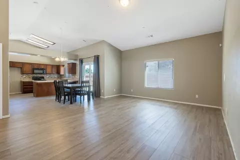 7495 Bailey Ave, Visalia, CA 93291 photo 14
