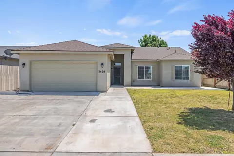 7495 Bailey Ave, Visalia, CA 93291