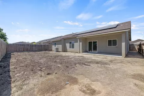 7495 Bailey Ave, Visalia, CA 93291 photo 5