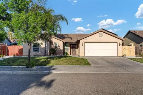 732 Crescent Ct, Lemoore, CA 93245