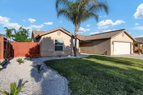 732 Crescent Ct, Lemoore, CA 93245 photo 2