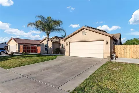 732 Crescent Ct, Lemoore, CA 93245 photo 3