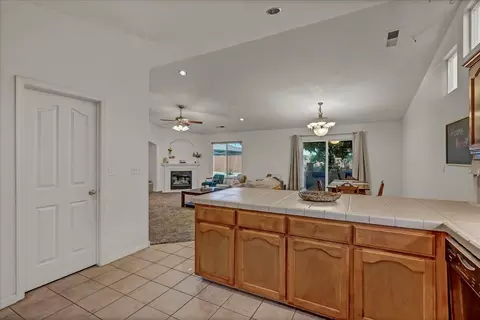 732 Crescent Ct, Lemoore, CA 93245 photo 19