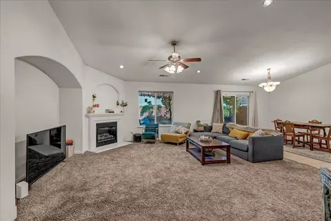 732 Crescent Ct, Lemoore, CA 93245 photo 9