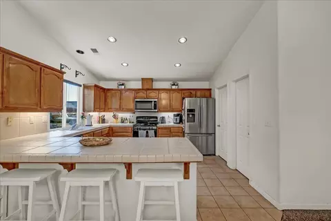 732 Crescent Ct, Lemoore, CA 93245 photo 16