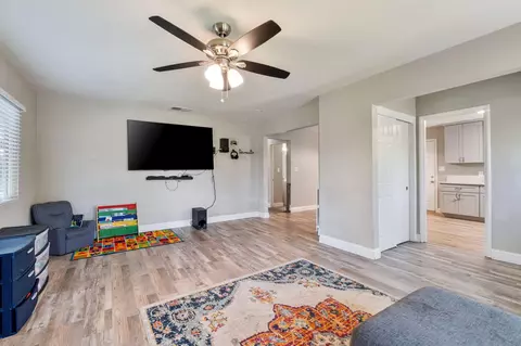 1125 E Malone St, Hanford, CA 93230 photo 6