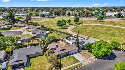 1125 E Malone St, Hanford, CA 93230 photo 28