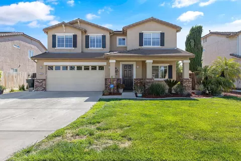 1745 N Napa Dr, Hanford, CA 93230