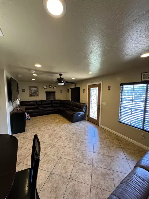 207 E Beacon Ave, Tulare, CA 93274 photo 15