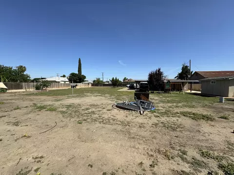 207 E Beacon Ave, Tulare, CA 93274 photo 36
