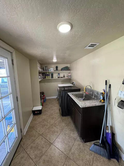 207 E Beacon Ave, Tulare, CA 93274 photo 30