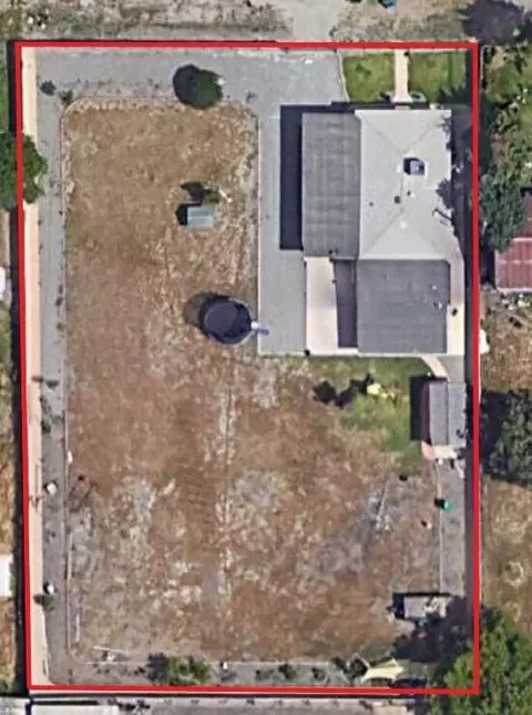 207 E Beacon Ave, Tulare, CA 93274 photo 9