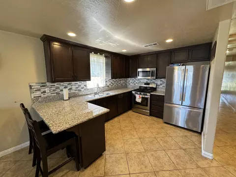 207 E Beacon Ave, Tulare, CA 93274 photo 19