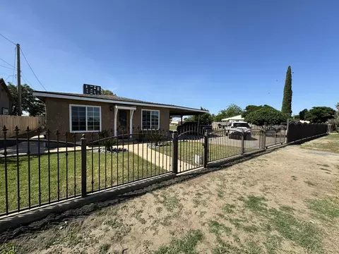 207 E Beacon Ave, Tulare, CA 93274 photo 1