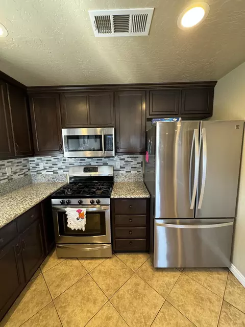 207 E Beacon Ave, Tulare, CA 93274 photo 21