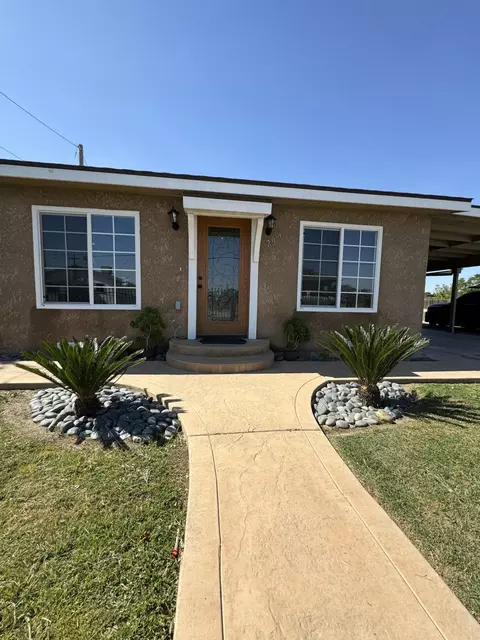 207 E Beacon Ave, Tulare, CA 93274 photo 3