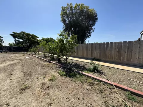 207 E Beacon Ave, Tulare, CA 93274 photo 40