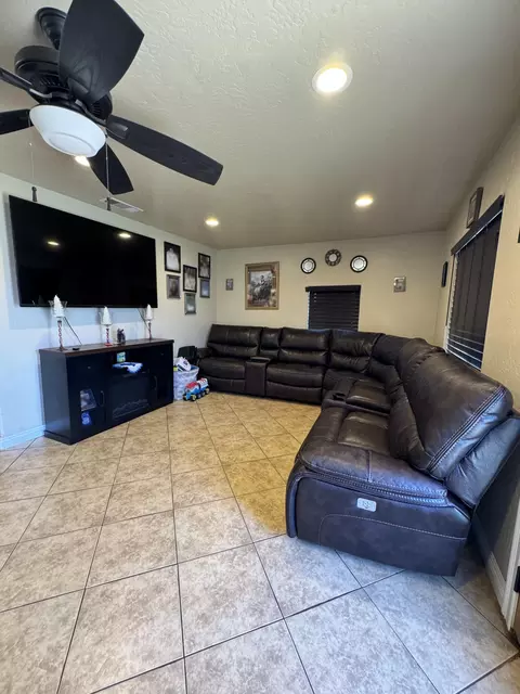 207 E Beacon Ave, Tulare, CA 93274 photo 16