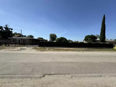 207 E Beacon Ave, Tulare, CA 93274 photo 8