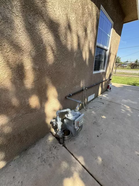 207 E Beacon Ave, Tulare, CA 93274 photo 48