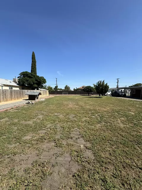 207 E Beacon Ave, Tulare, CA 93274 photo 38