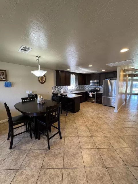 207 E Beacon Ave, Tulare, CA 93274 photo 17
