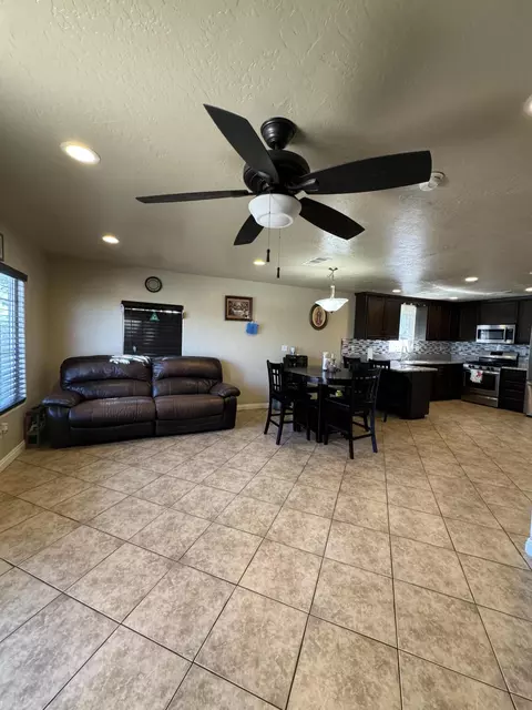 207 E Beacon Ave, Tulare, CA 93274 photo 14
