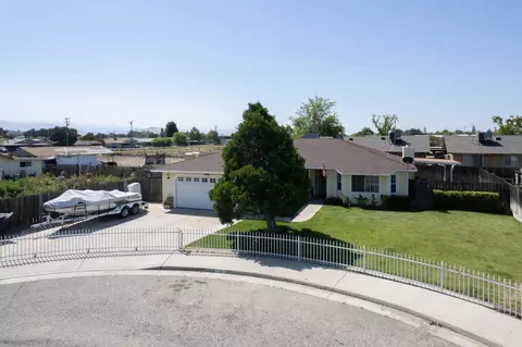 1101 W Median Ave, Porterville, CA 93257
