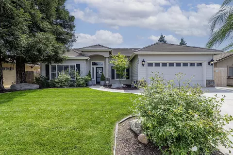 1237 E Richard Smith Ave, Tulare, CA 93274
