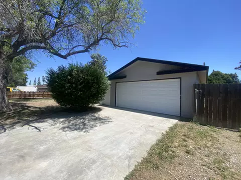 252 S Morain St, Tulare, CA 93274