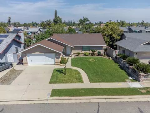 1206 W Damron Ave, Tulare, CA 93274