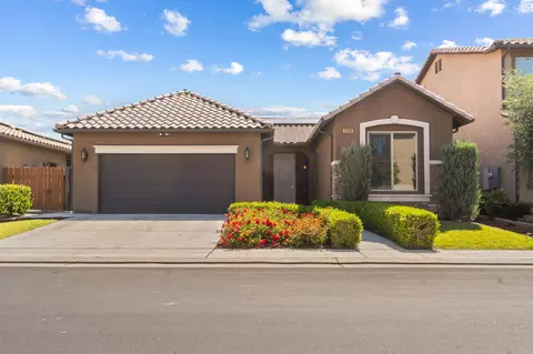 2489 S Via Versilia Dr, Fresno, CA 93727