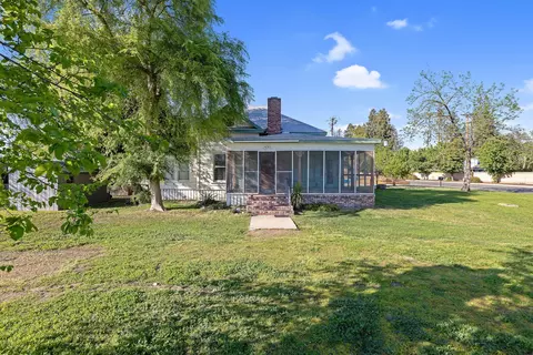 309 N Chinowth St, Visalia, CA 93277