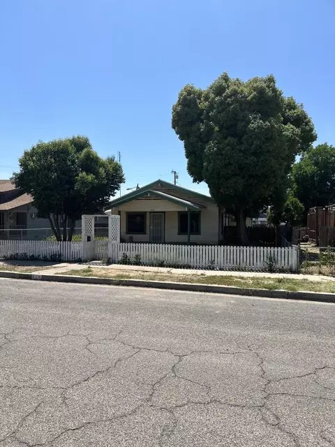 318 N D St, Exeter, CA 93221 photo 2
