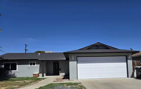 446 W Spring Ln, Lemoore, CA 93245