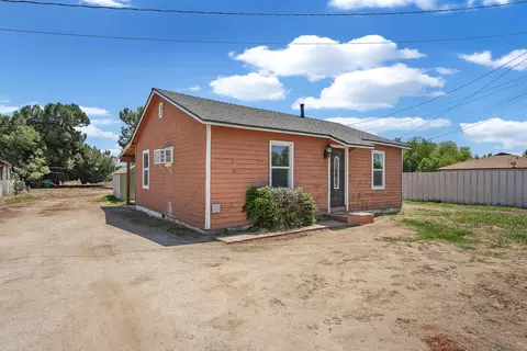 98 S Cobb St, Porterville, CA 93257