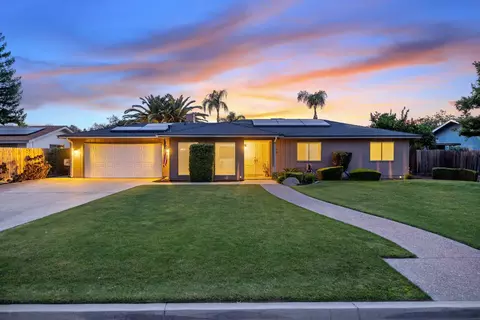 2829 S Willis Ct, Visalia, CA 93277