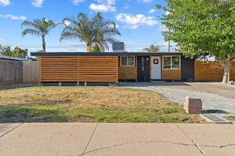 213 Peach Dr, Exeter, CA 93221