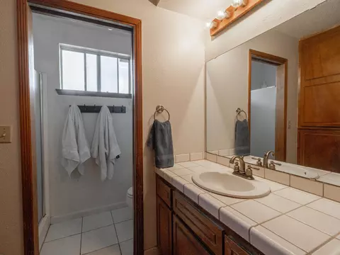 2046 E Harold Ave, Visalia, CA 93292 photo 10