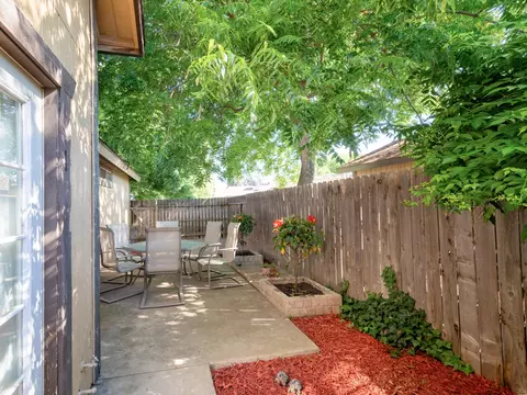 2046 E Harold Ave, Visalia, CA 93292 photo 11