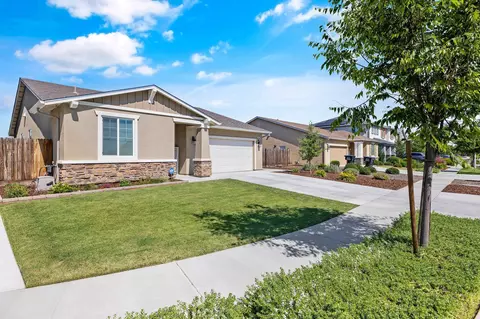 2033 N Rinaldi Ct, Visalia, CA 93291