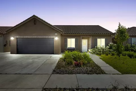 681 Castellina St, Lemoore, CA 93245 photo 2